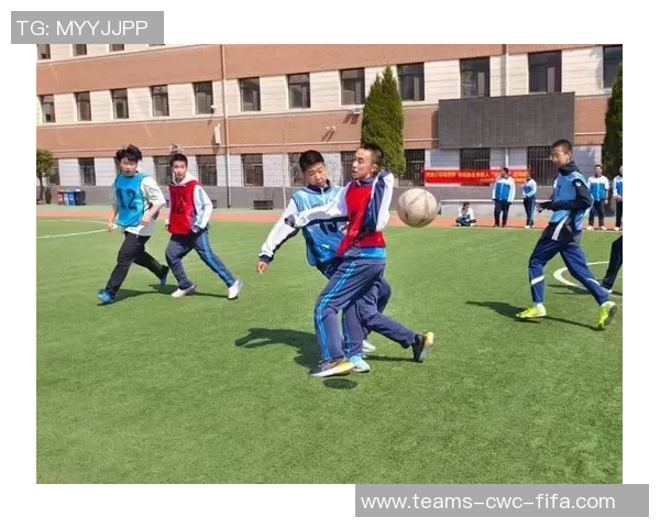 少年足球表演视频展现青春活力与团队精神的精彩瞬间